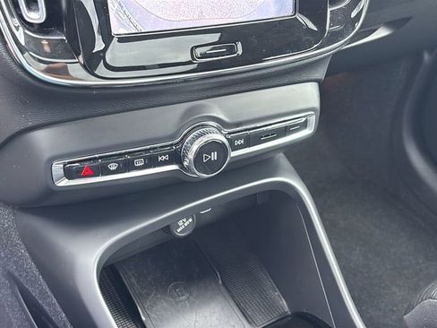 Certified 2023 Volvo XC40 B5 Plus w/ Driver Assist Package AWD/4WD image 20