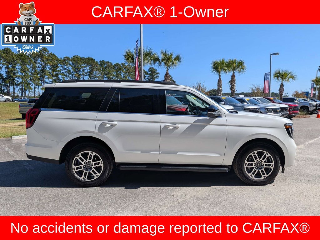 Used 2025 Ford Expedition Active AWD/4WD image 3