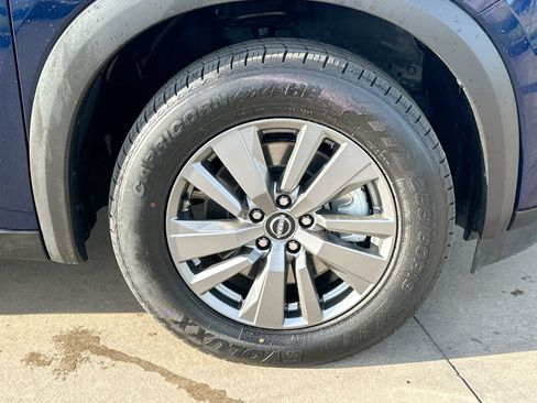 Used 2025 Nissan Pathfinder SV FWD image 10