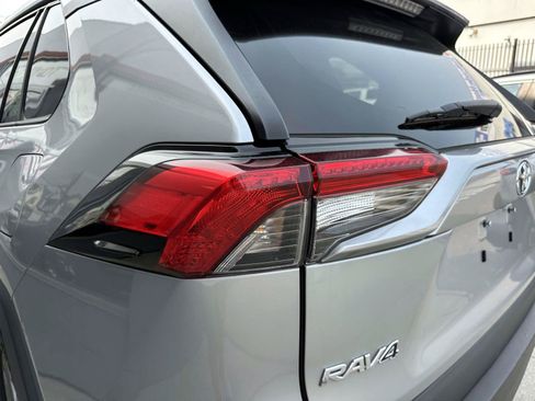 Used 2022 Toyota RAV4 XLE w/ Convenience Package AWD/4WD image 8