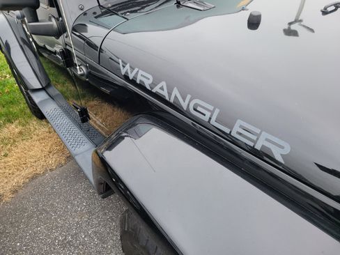 Used 2015 Jeep Wrangler Sahara w/ Connectivity Group image 5