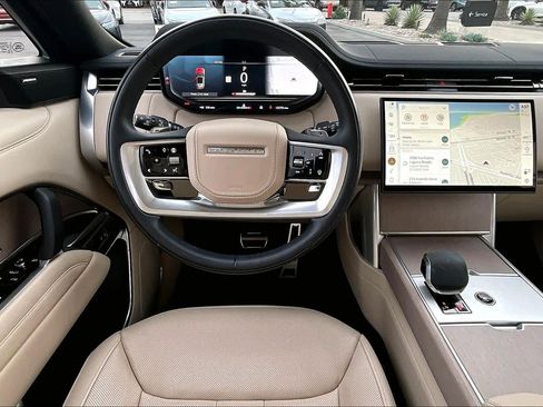 Used 2024 Land Rover Range Rover SE image 5