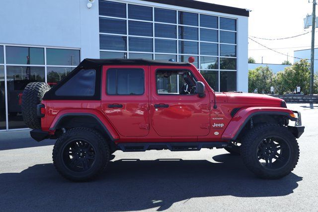 Used 2019 Jeep Wrangler Unlimited Sahara AWD/4WD image 3