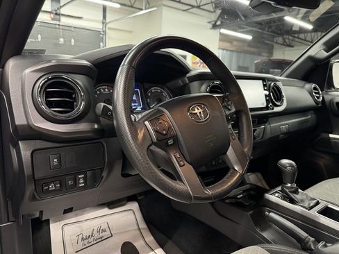 Used 2023 Toyota Tacoma TRD Off-Road w/ Technology Package AWD/4WD image 24