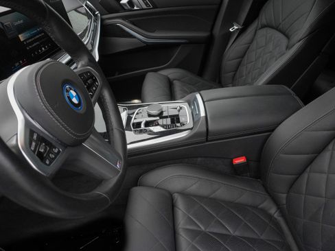 Used 2024 BMW X5 xDrive50e w/ M Sport Package AWD/4WD image 9