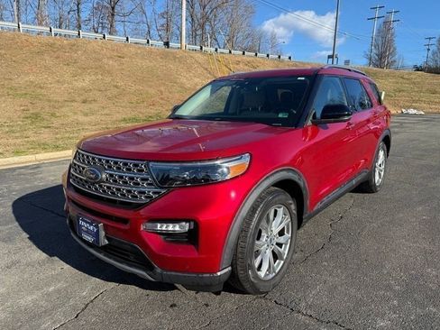 Used 2021 Ford Explorer Limited w/ Equipment Group 301A image 3