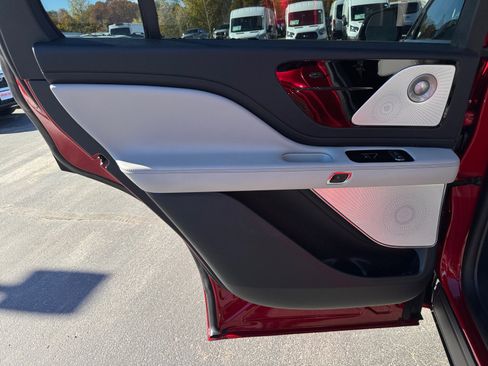 New 2026 Lincoln Aviator Reserve image 24