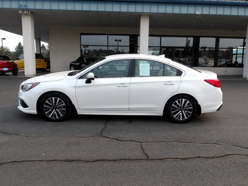 Used 2019 Subaru Legacy 2.5i Premium image 2