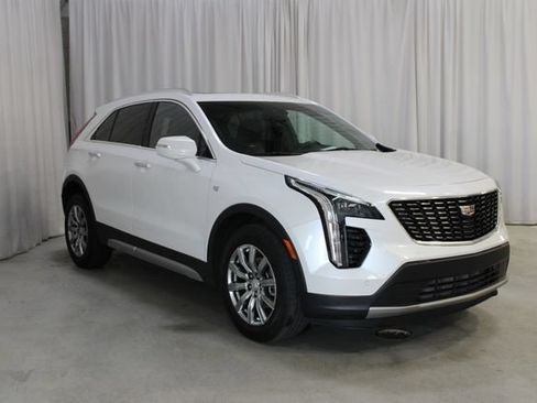 Used 2023 Cadillac XT4 Premium Luxury w/ Cold Weather Package FWD image 29