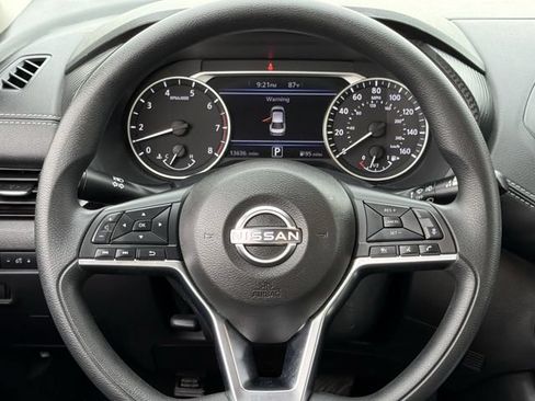 Used 2025 Nissan Sentra SV FWD image 9