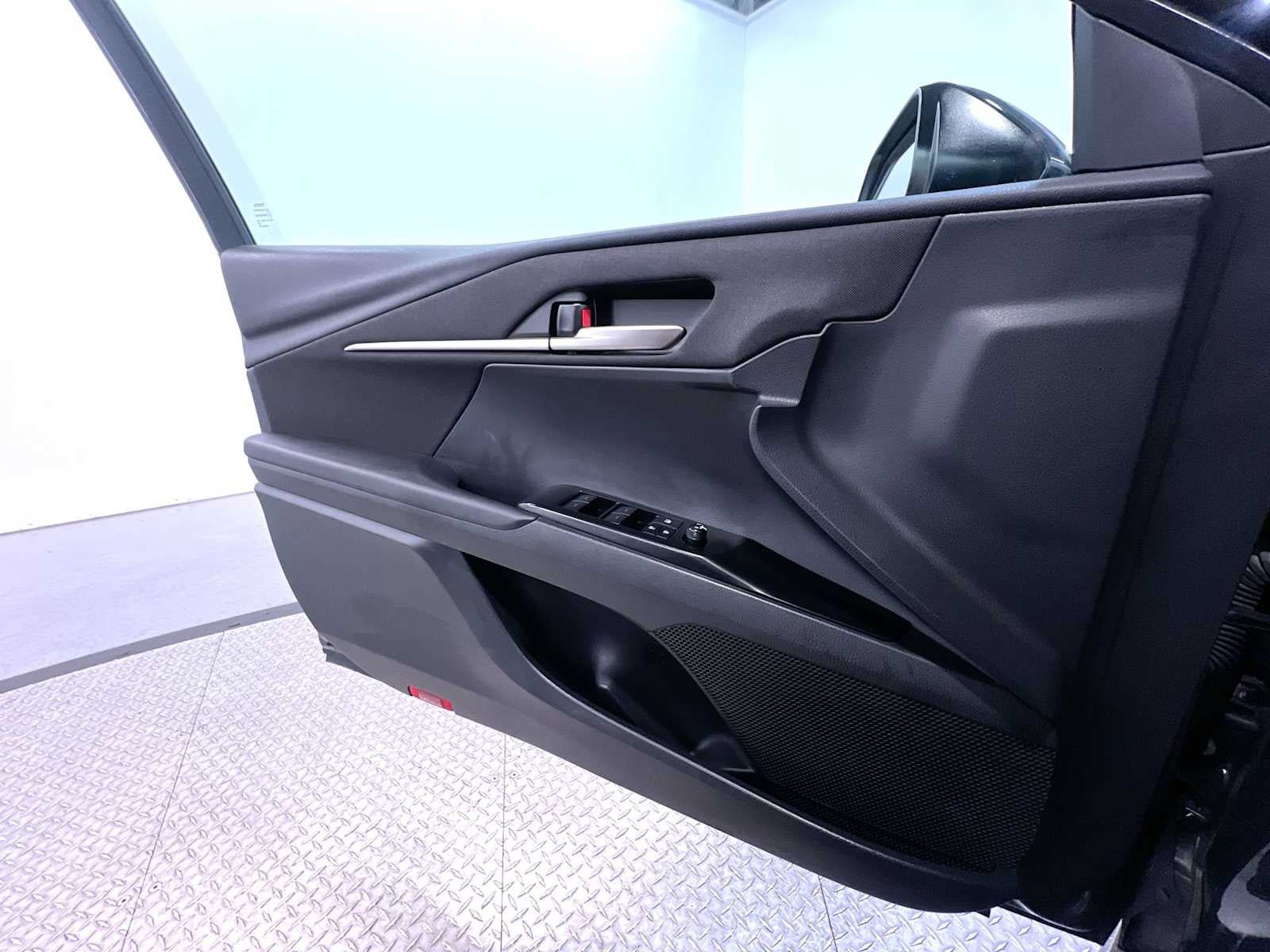 Used 2025 Toyota Camry LE FWD image 30