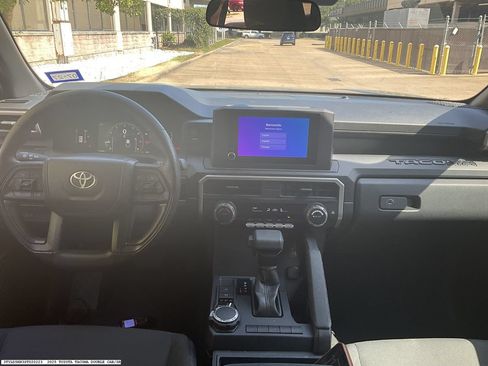 Used 2025 Toyota Tacoma SR AWD/4WD image 10
