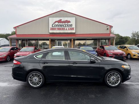 Used 2014 Ford Fusion SE w/ Equipment Group 202A FWD image 3