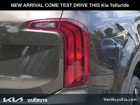 Used 2024 Kia Telluride S w/ S Sunroof Package FWD image 4