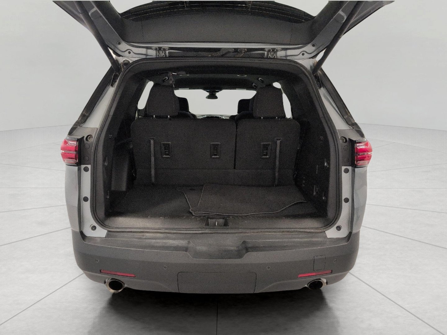 Used 2023 Chevrolet Traverse LT FWD image 15
