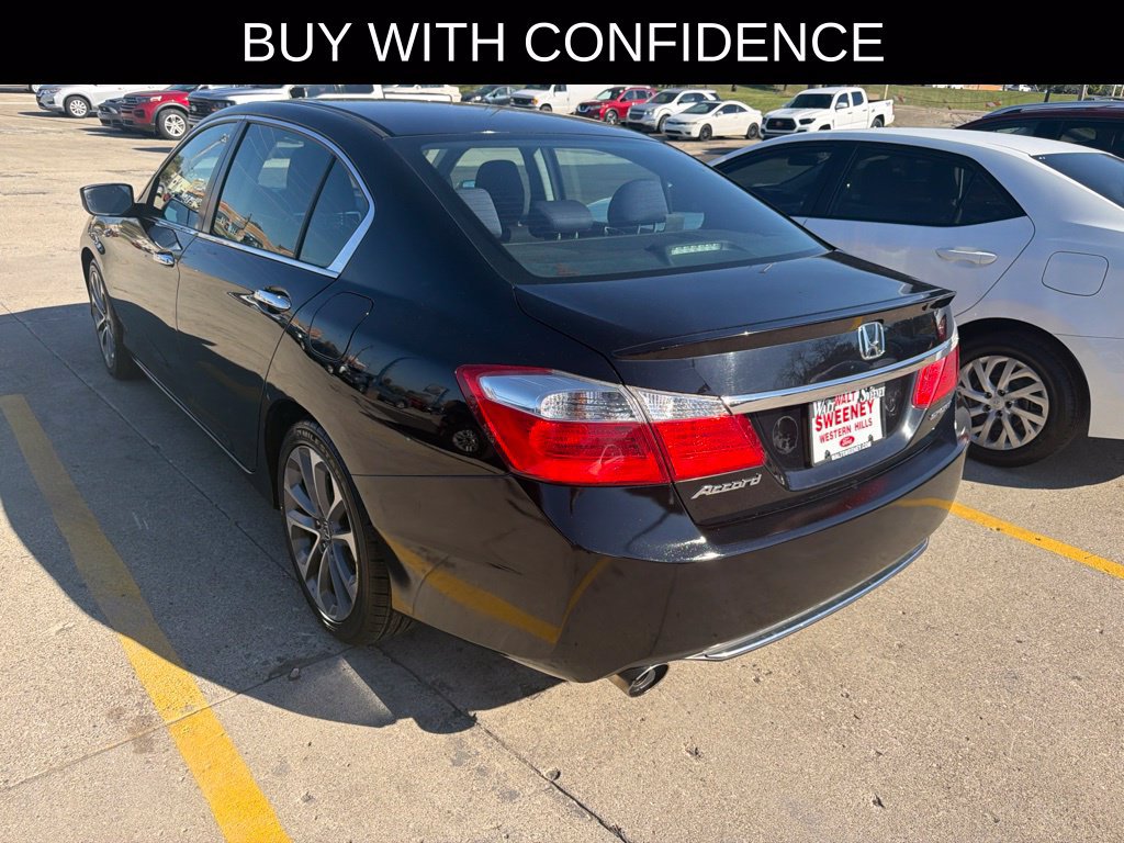 Used 2015 Honda Accord Sport image 3