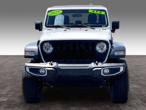 Used 2023 Jeep Gladiator Sport AWD/4WD image 3