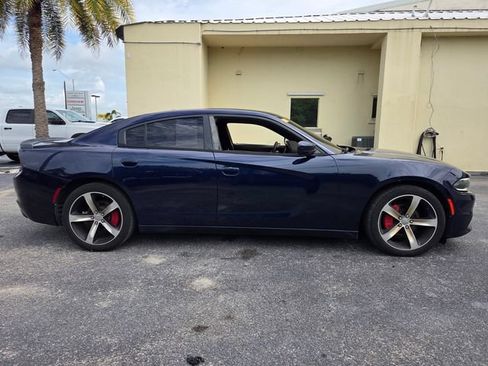 Used 2015 Dodge Charger SE w/ Sport Appearance Group RWD image 8