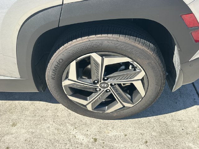 Used 2024 Hyundai Tucson Limited FWD image 10
