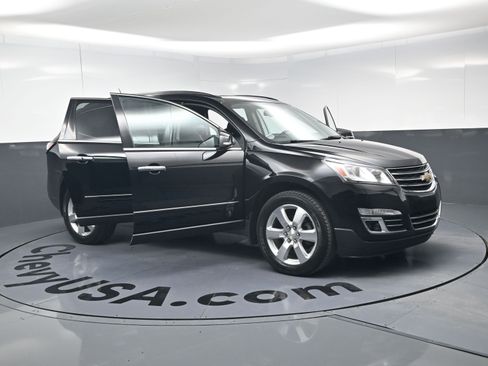 Used 2017 Chevrolet Traverse Premier image 25