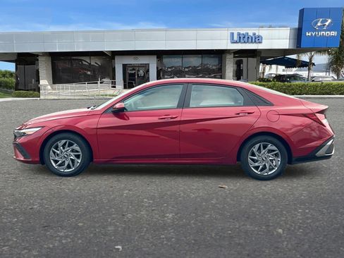 Certified 2024 Hyundai Elantra SEL image 5