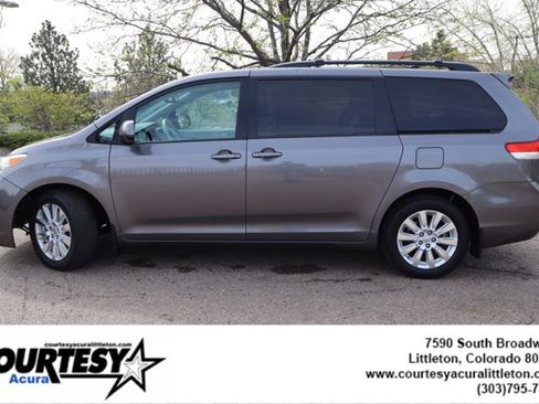 Used 2011 Toyota Sienna XLE w/ Entertainment Pkg AWD/4WD image 3