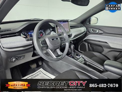 Used 2023 Jeep Compass Sport image 11