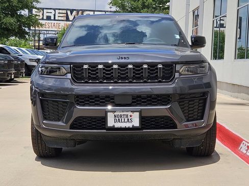New 2026 Jeep Grand Cherokee Altitude RWD image 5