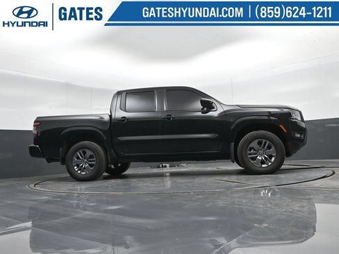 Used 2025 Nissan Frontier SV w/ SV Convenience Package AWD/4WD image 35