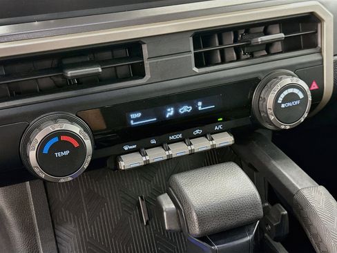Used 2024 Toyota Tacoma SR5 AWD/4WD image 24