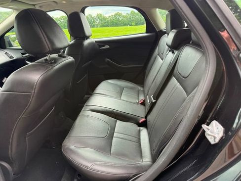 Used 2014 Ford Focus SE w/ Equipment Group 201A FWD image 8