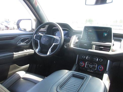 Used 2023 Chevrolet Tahoe Z71 w/ Luxury Package AWD/4WD image 28