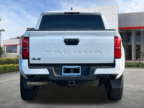 Used 2024 Toyota Tacoma TRD Sport image 5