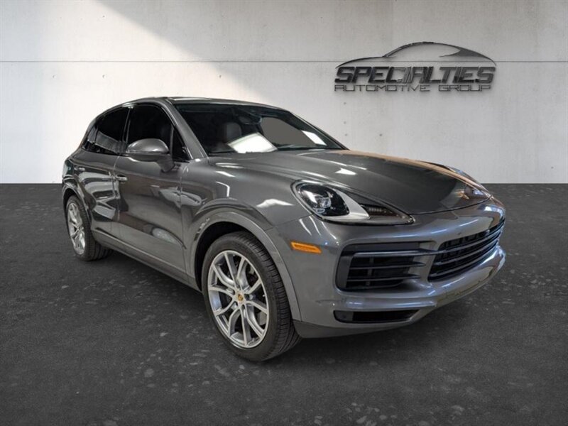 Used 2023 Porsche Cayenne w/ Premium Package AWD/4WD image 1