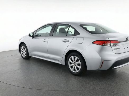 Used 2025 Toyota Corolla LE image 6