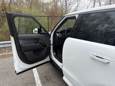 New 2025 Land Rover Range Rover Sport Dynamic SE AWD/4WD image 10