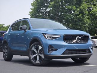 Used 2023 Volvo XC40 B5 Plus w/ Driver Assist Package AWD/4WD video 2