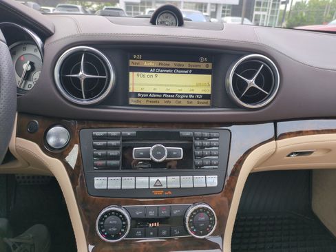 Used 2013 Mercedes-Benz SL 550 image 21