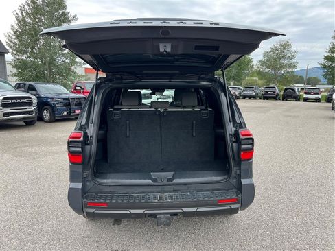 Used 2025 Toyota 4Runner SR5 AWD/4WD image 13