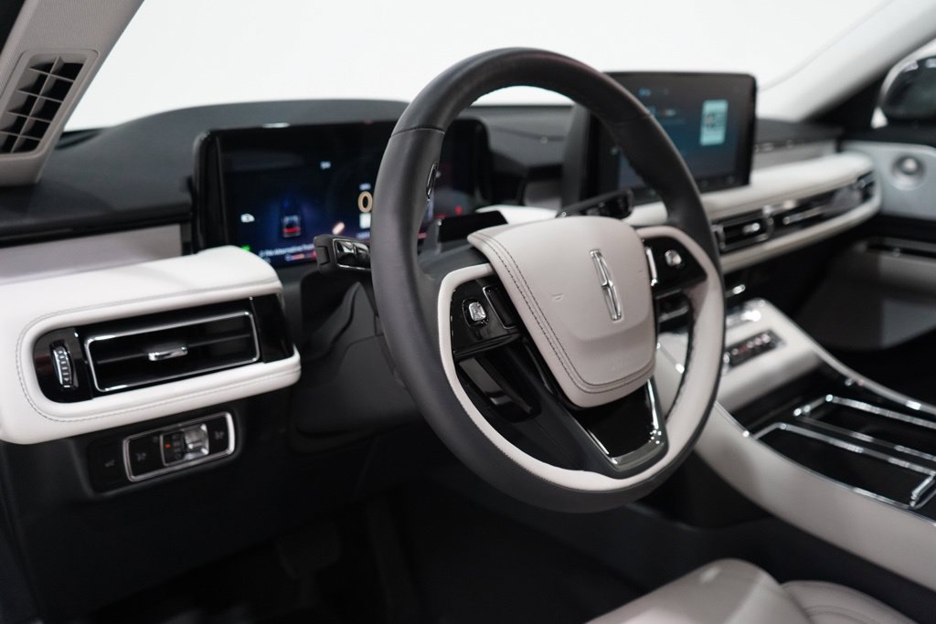 Used 2026 Lincoln Aviator Reserve AWD/4WD image 15