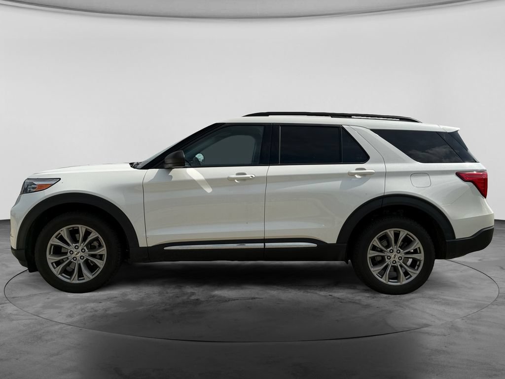 Used 2022 Ford Explorer XLT w/ Equipment Group 202A AWD/4WD image 5