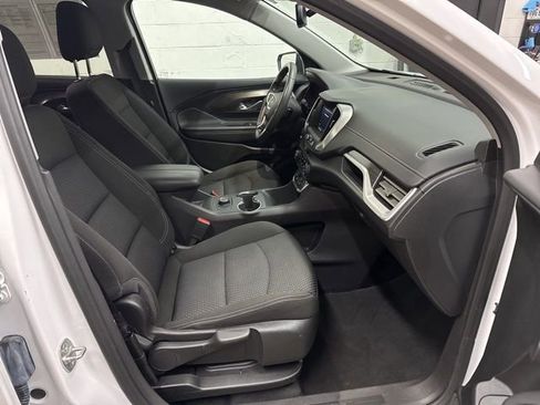 Used 2024 GMC Terrain SLE image 28