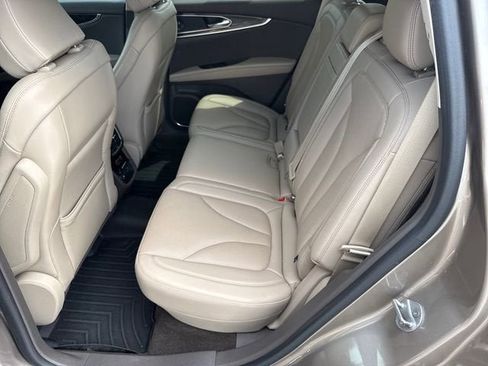 Used 2021 Lincoln Nautilus Reserve FWD image 11