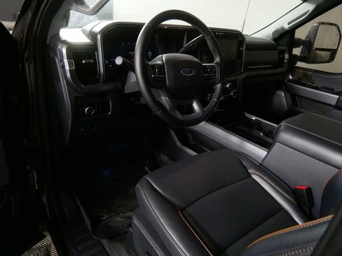 Used 2025 Ford F250 Lariat w/ Chrome Package image 11