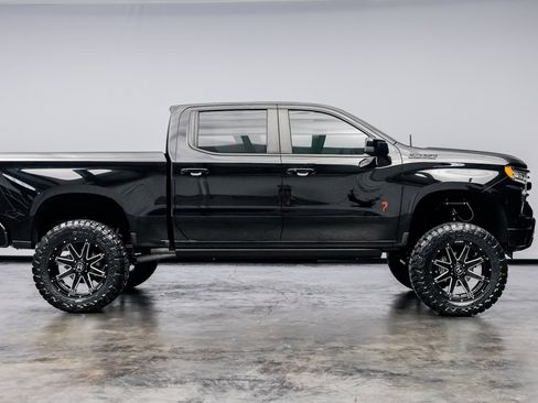 Used 2024 Chevrolet Silverado 1500 RST image 25