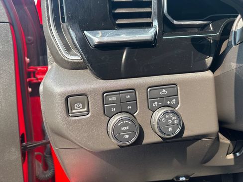 Used 2022 Chevrolet Silverado 1500 LT Trail Boss w/ Protection Package AWD/4WD image 27