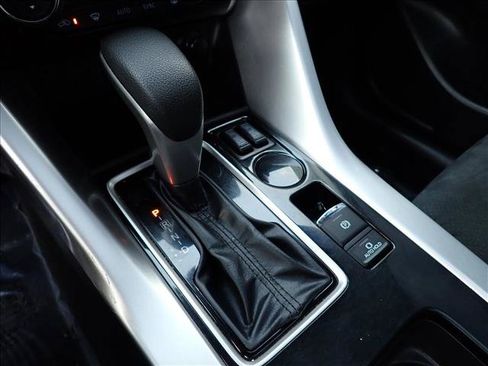 Used 2022 Mitsubishi Eclipse Cross SE FWD image 19