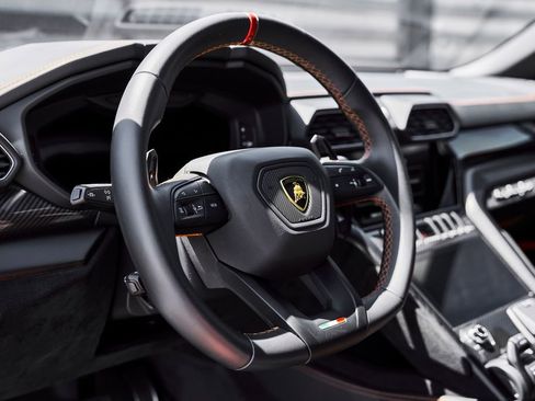 Used 2023 Lamborghini Urus Performante AWD/4WD image 46