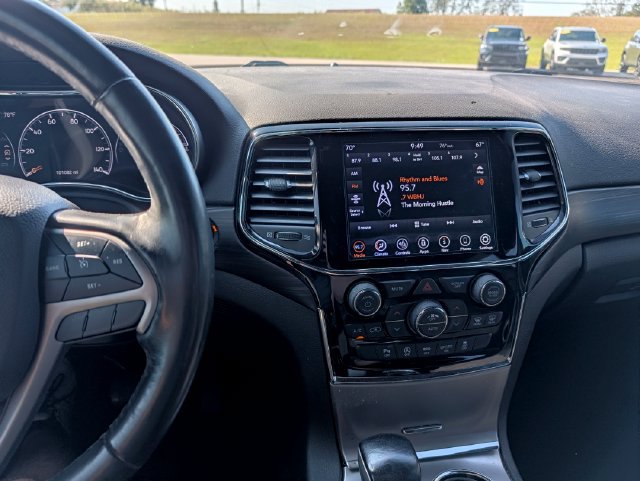 Used 2020 Jeep Grand Cherokee Altitude AWD/4WD image 17