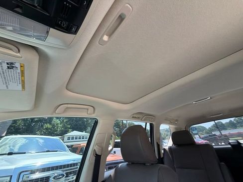 Used 2022 Lexus GX 460 Luxury w/ Sport Design Package AWD/4WD image 24